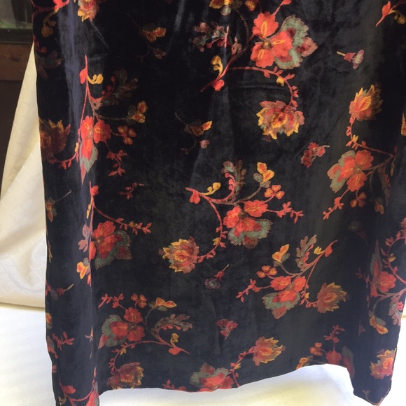 LOFT Red & Black Floral Velvet Dress.18126 - Picture 3 of 4